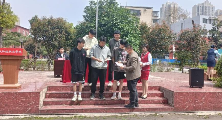 青春“篮”不住,热血不止步 —best365官方网站登录入口第十八届“希望杯”篮球赛闭幕 青春“篮”不住,热血不止步 —best365官方网站登录入口第十八届“希望杯”篮球赛闭幕